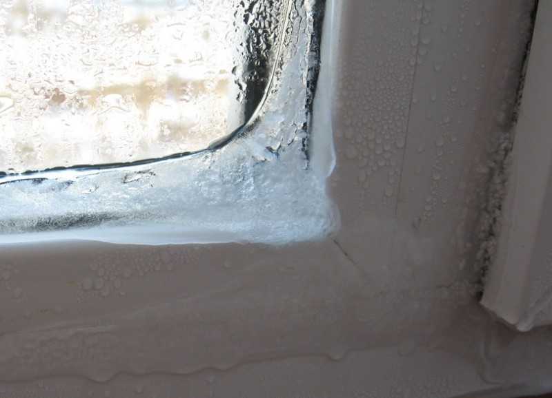 Потеют пластиковые окна в доме изнутри что делать форум: Почему потеют пластиковые окна изнутри в квартире и что делать, чтобы не запотевали окна