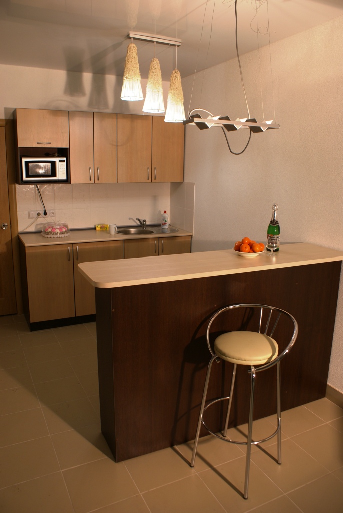Как сделать барную стойку в маленькой кухне фото: Барная стойка для маленькой кухни (14 фото)
