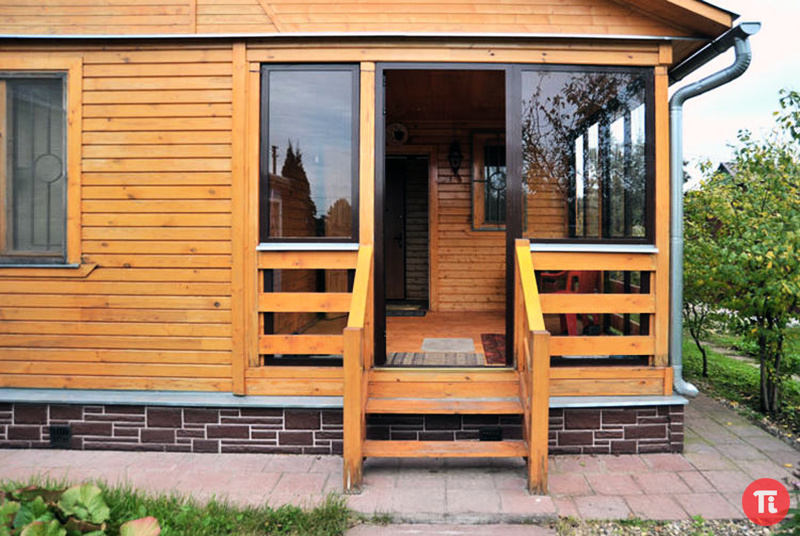Веранда к деревянному дому крыльцо: Деревянное крыльцо на веранду + фото