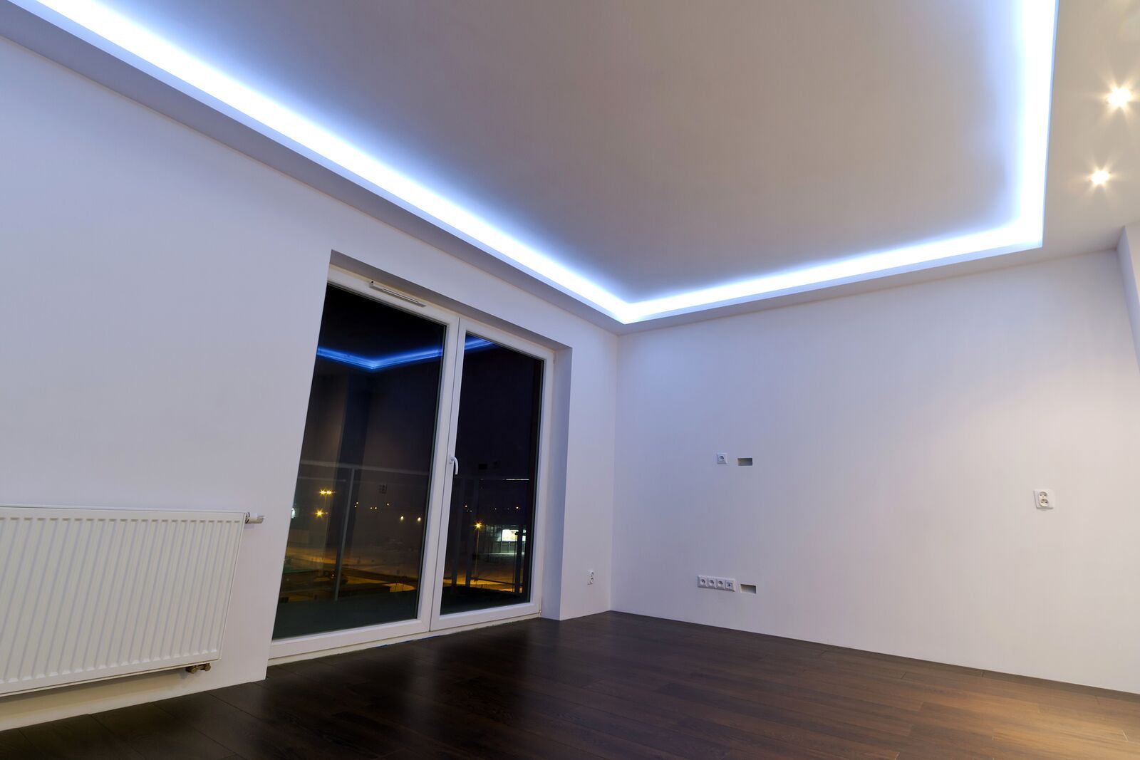 Скрытая лед подсветка потолка: Cветодиодное освещение для комнат, интерьеров, фасадов