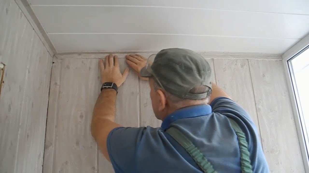 Как пвх панели прикрепить к стене: Как крепить панели ПВХ к стене и потолку различными способами