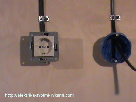 Как подключить розетку и выключатель от одного двухжильного провода: Как запитать розетку и выключатель от одного провода?