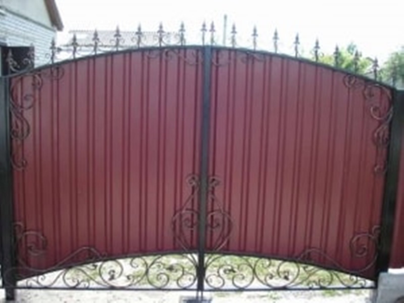 Ворота из профлиста кованые: Ворота из профнастила с элементами ковки. Цены на ворота и калитки