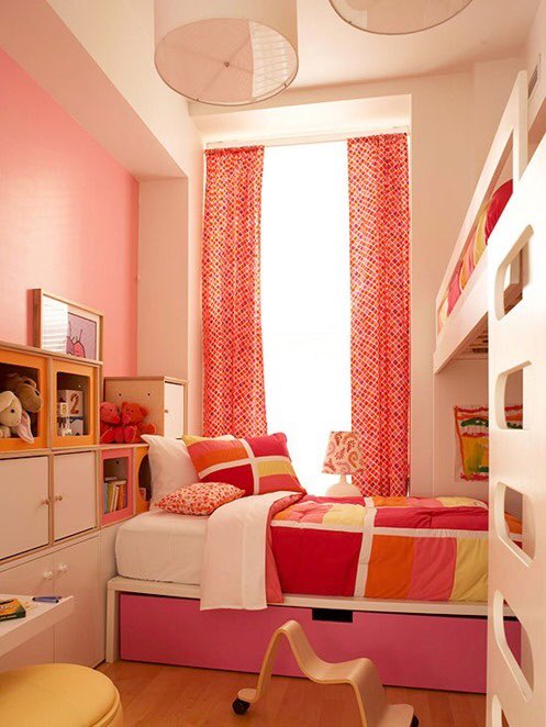 Дизайн маленькой детской комнаты для двоих девочек: Дизайн детской для двух девочек (75 фото)