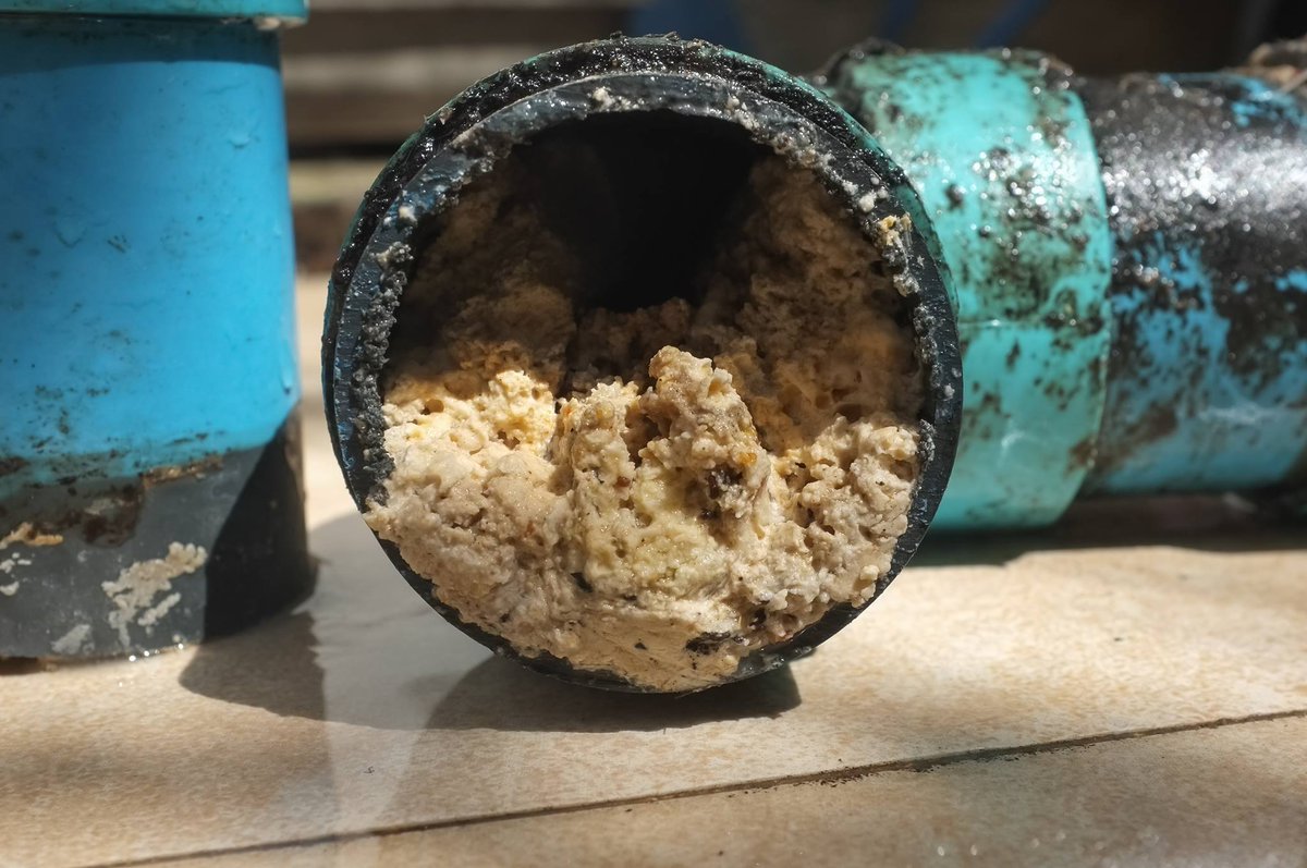 Прочистка водопроводных труб в квартире: чем промыть засор без замены в домашних условиях