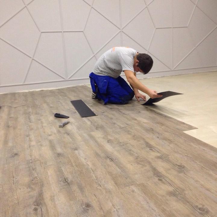 На что кладут линолеум на бетонный пол: Укладка линолеума на бетонный пол своими руками, как стелить линолеум самостоятельно: советы по монтажу