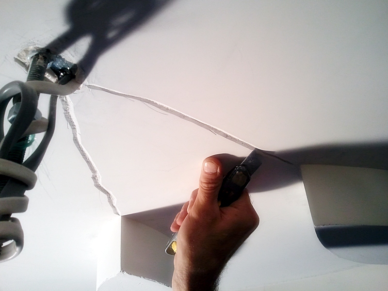 Как заделать трещины на потолке: Как ремонтировать трещины на потолке