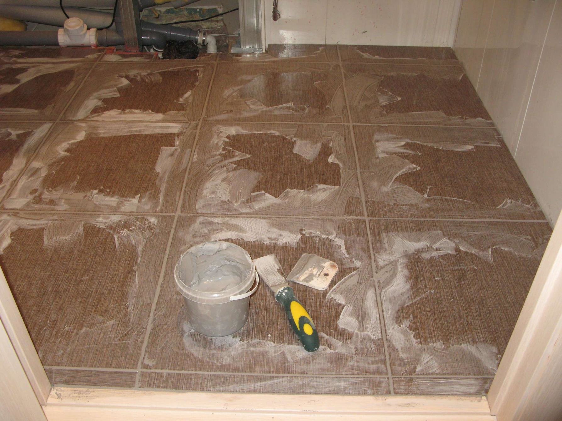 Как положить кафельную плитку на пол: Укладка плитки на пол своими руками. Как правильно выложить плитку в ванной или кухне.
