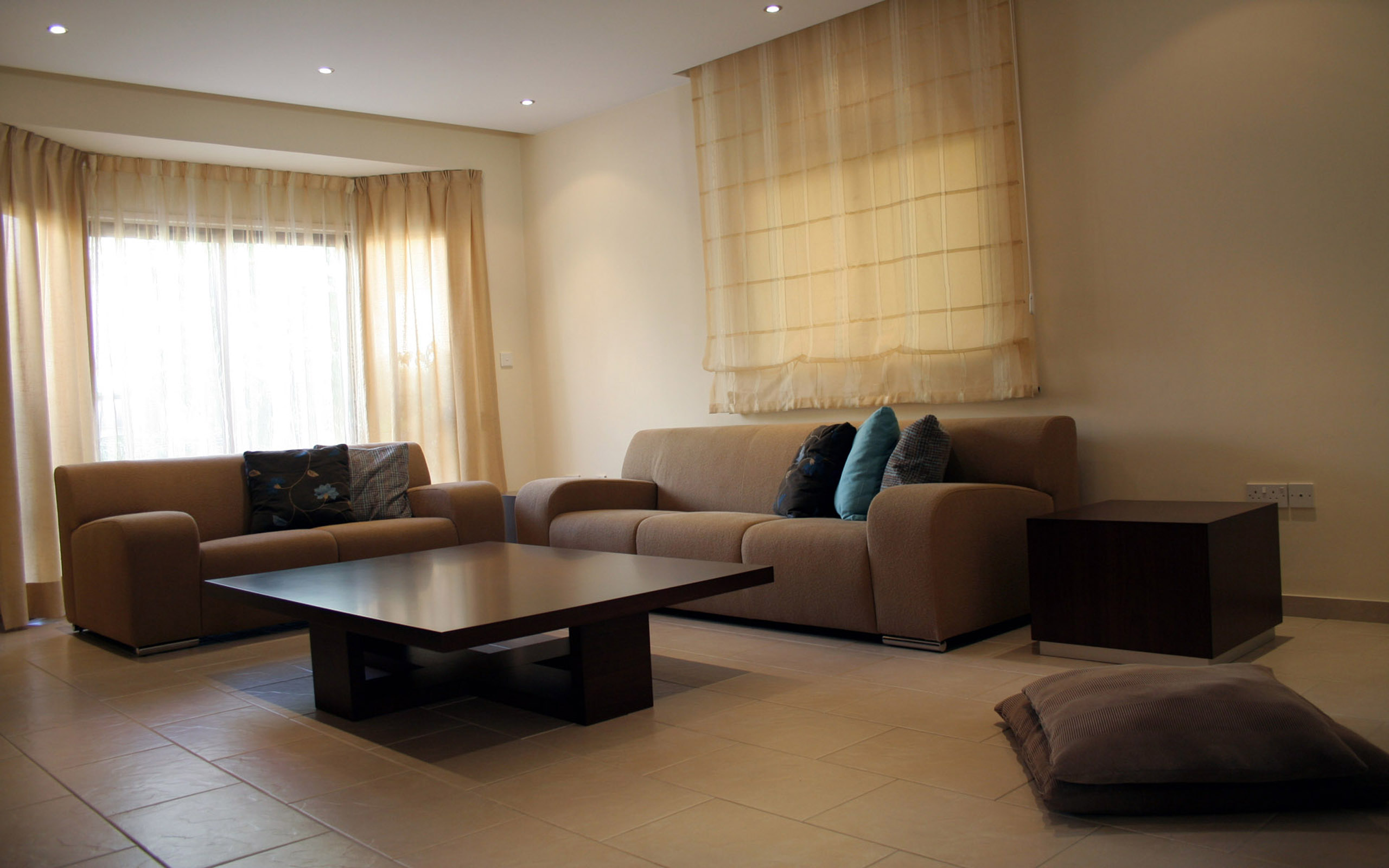 Фото зал обстановка: обстановка в квартире и загородном доме, элементы интерьера