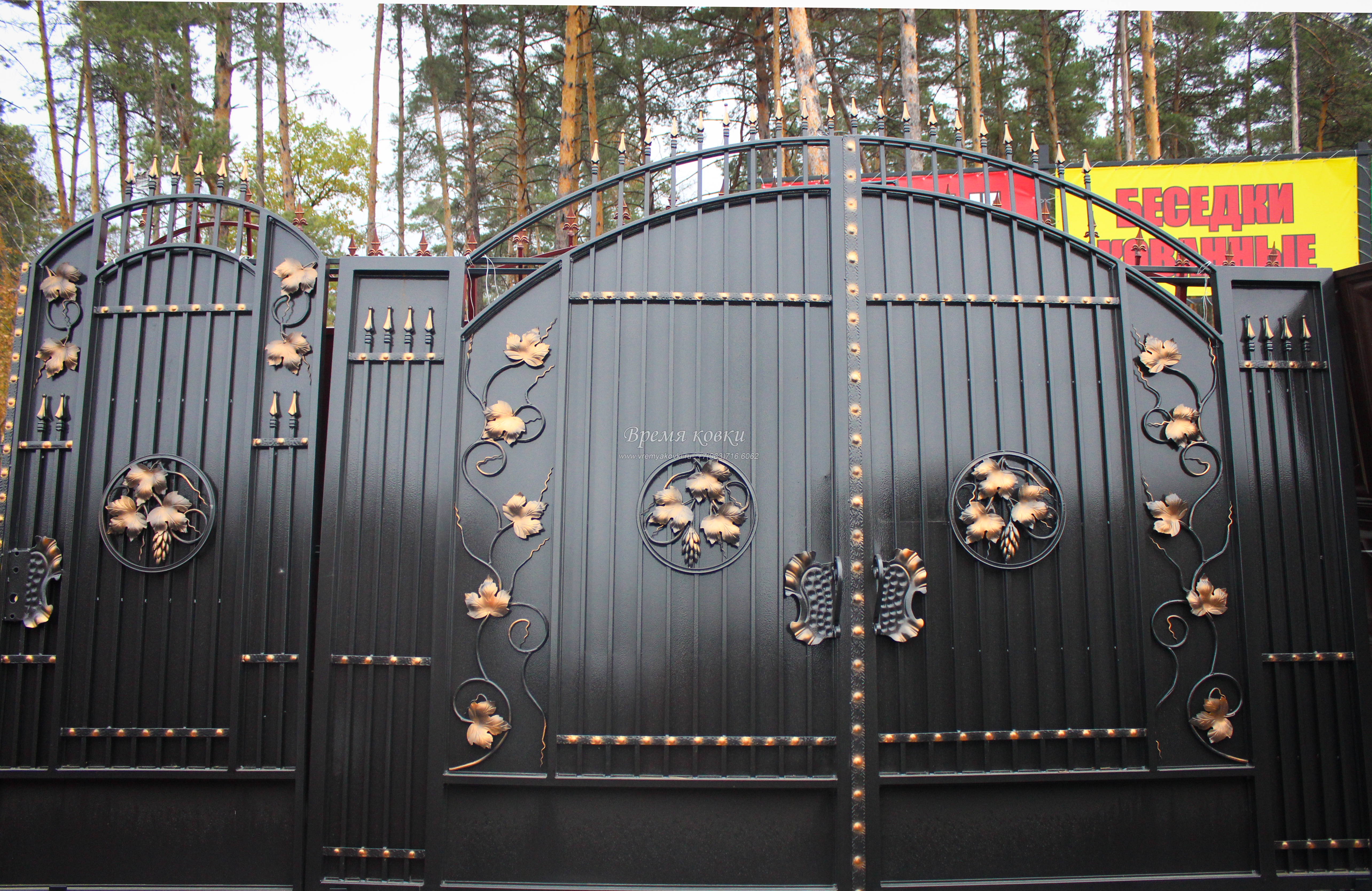 Ворота из профлиста с ковкой: Ворота из профнастила с элементами ковки. Цены на ворота и калитки