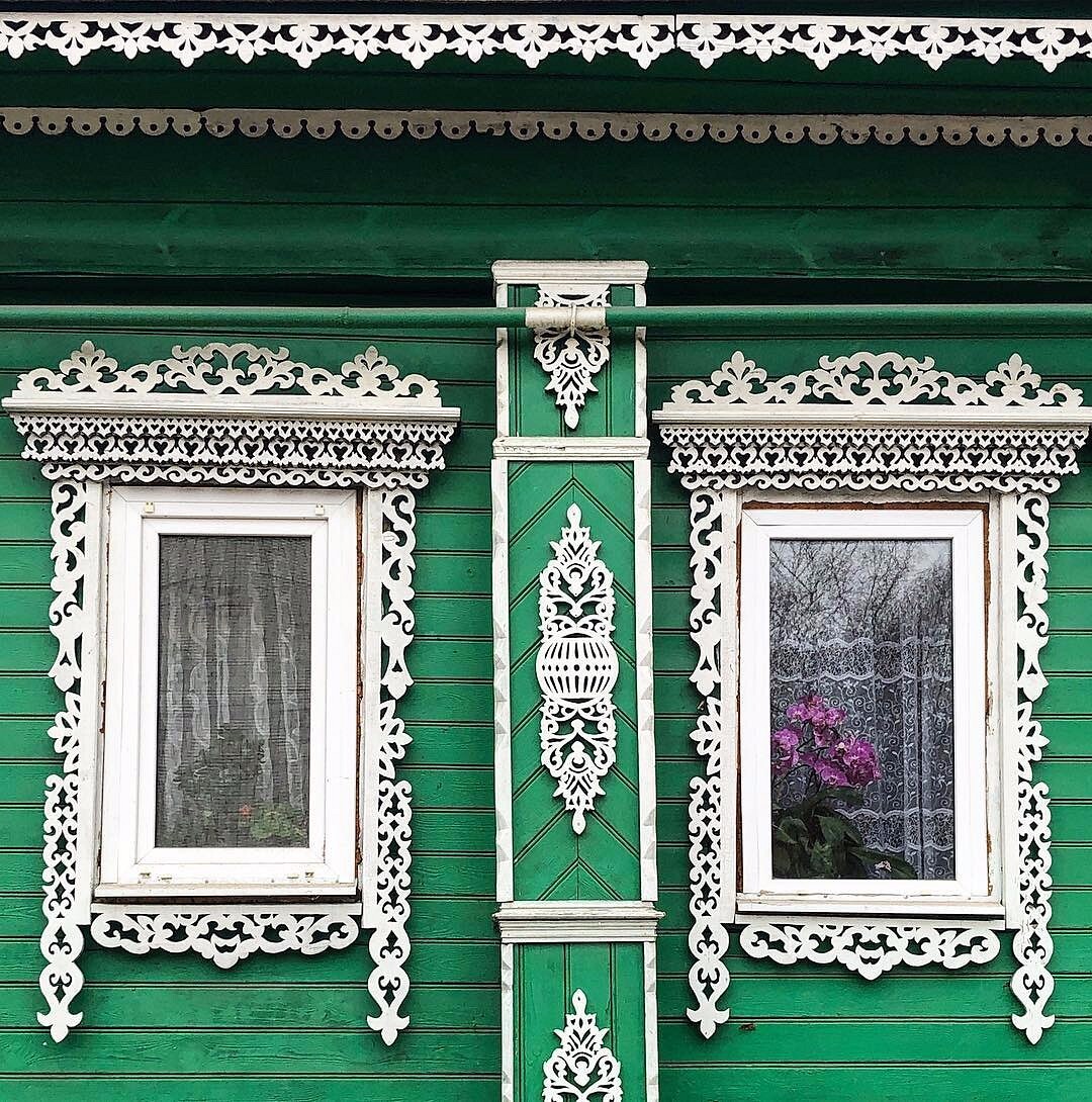 Окна резные фото: Наличники на окна - фото вариантов, шаблоны. Как сделать деревянные резные наличники своими руками?