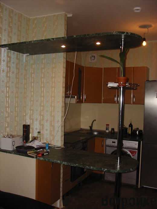 Барная стойка столешница для кухни – барный стол в студии, п-образная большая столешница в кухонной мебели, мини табуреты