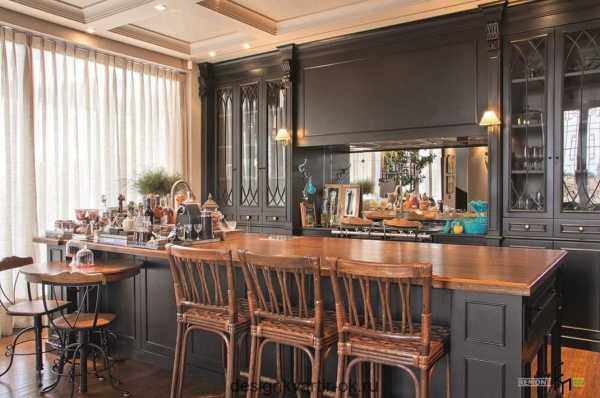Барные стойки кухни – барный стол в студии, п-образная большая столешница в кухонной мебели, мини табуреты