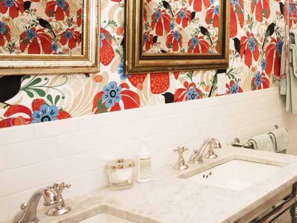 Чем покрыть обои в ванной комнате – влагостойкие моющие самоклеющиеся настенные покрытия, какие можно клеить изделия в помещение и отзывы профессионалов