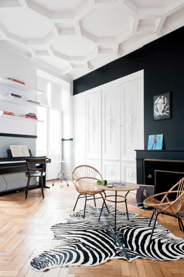 Черный цвет обои – сочетание покрытий для стен с черным узором или цветами в комнате, модели с белым рисунком или в полоску, идеи-2018 в интерьере
