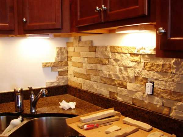 Декоративный камень в кухне – Декоративный камень в интерьере кухни (58 фото)