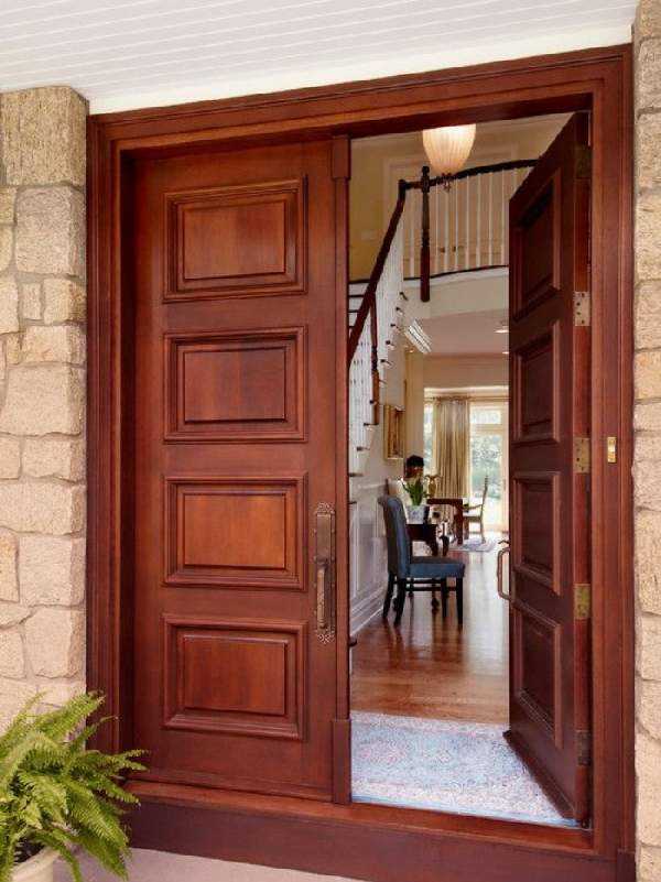 Деревянная дверь входная для дома – видео-инструкция по монтажу своими руками, особенности теплых конструкций из дерева для частного загородного коттеджа, какие лучше, цена, фото
