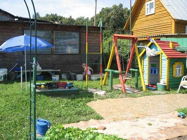Детские площадки своими руками из дерева – Детская площадка своими руками из подручных средств на даче и в детском саду (фото). Как сделать детскую площадку своими руками? :: SYL.ru