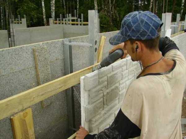 Дом своими руками из бетона – возведение методом съемной и несъемной опалубки