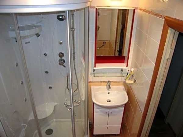 Душевые кабины в маленьких ваннах – как выбрать для малогабаритных помещений, санузел со стиральной машиной