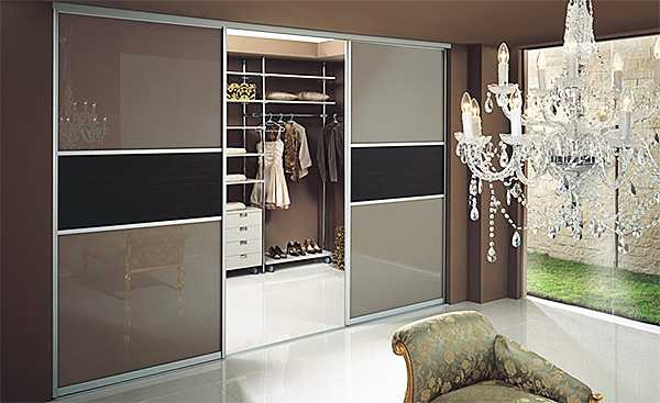 Двери в гардеробную зеркальные раздвижные – Обзор дверей для создания модной гардеробной: купе, раздвижные и другие интересные идеи