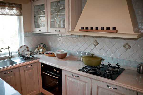Фартуки для кухни плитка – Керамическая плитка для кухни на фартук: особенности выбора и оформления