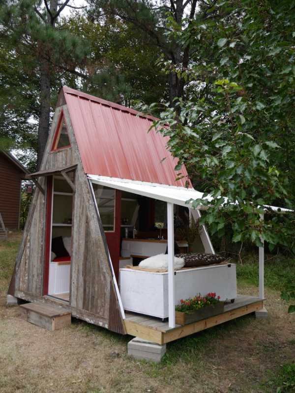 Фото дачных маленьких домиков – Как построить простой маленький дачный домик — принципы строительства и фото идеи