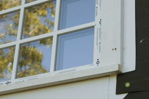 Фото наличник на окна – оконные изделия для пластиковых окон, декоративные металлические варианты своими руками, монтаж на ПВХ-конструкции