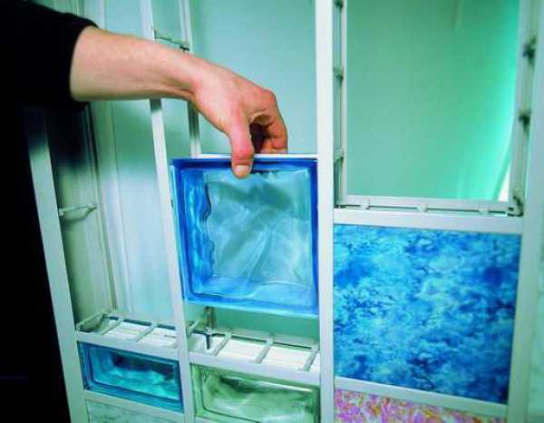 Фото стена из стеклоблоков – Декоративные стеклоблоки в интерьере квартиры. Использование стеклоблоков в ванной фото, видео материал