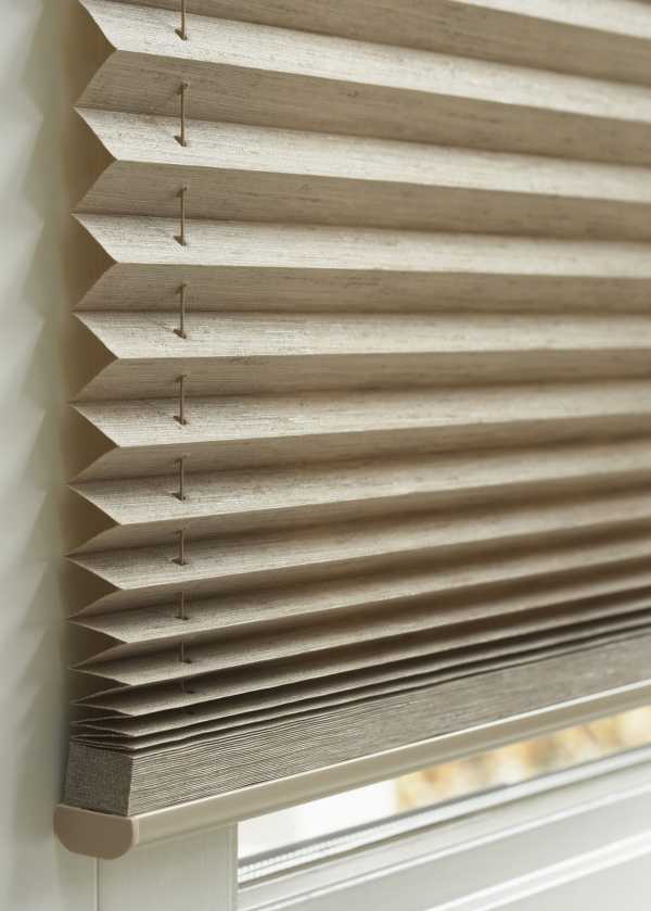 Фото жалюзи на окна рулонные – Жалюзи и рулонные шторы на пластиковые окна как замена традиционным шторам, 44 фото