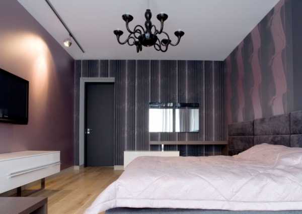 Интерьер спальни с обоями двух видов просто и со вкусом фото – Комбинированные спальни обоями - 70 фото лучших дизайнерских решений