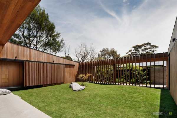 Интерьер участка загородного дома фото – Ландшафтный дизайн загородного дома (94 фото): обустройство участка возле дома