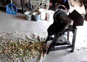 Из болгарки измельчитель – Как сделать садовый измельчитель для травы и веток своими руками из стиральной машины, триммера, болгарки