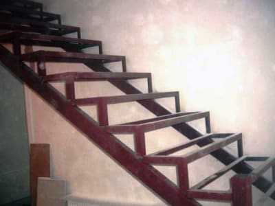 Изготовление входной лестницы на крыльцо – Металлическая лестница. Крыльцо для каркасного дома, лестница на металлокаркасе, металлическая лестница на крыльцо, изготовление крыльца из металла, изготовление лестниц из металла, металлическое крыльцо. Крыльцо для дачи. Сварочные работы.
