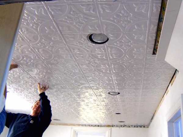 Как клеить потолок – Как клеить потолочную плитку? Чем лучше клеить потолочную плитку: инструкция, фото :: SYL.ru