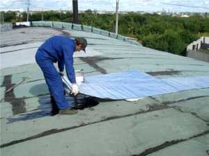 Как клеить рубероид на крышу – особенности укладки на деревянную крышу под профнастил и на мауэрлат, используя клей, мастику или гвозди