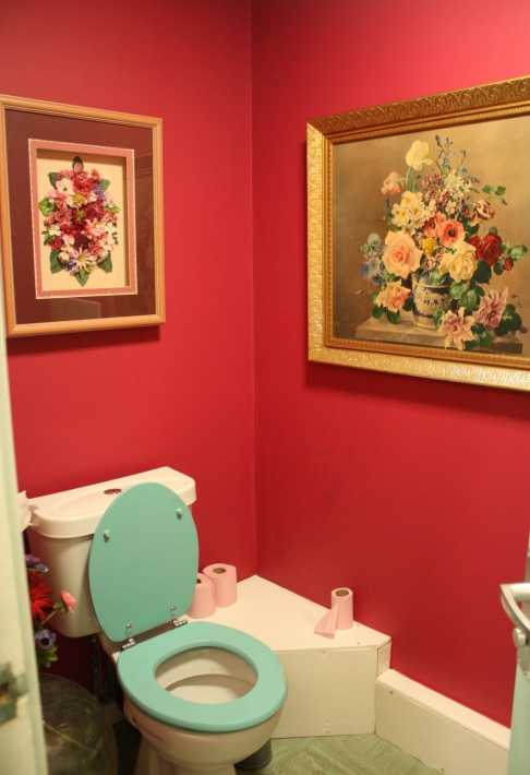 Как красиво и дешево сделать ремонт в туалете – Ремонт туалета и ванны своими руками быстро и недорого, видео и фото. Бюджетный ремонт санузла в квартире пластиковыми панелями и обоями