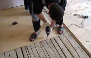 Как на деревянный пол класть кафель – Как положить плитку на деревянный пол: пошаговая инструкция