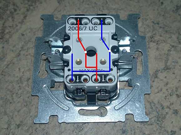 Как подсоединить люстру с 2 проводами к 3 проводами – Как подсоединить люстру - схема соединения с двумя и тремя проводами к одноклавишному и двухклавишному выключателю