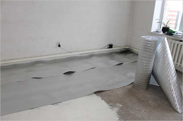 Как самому постелить ламинат на бетонный пол – Укладка ламината на бетонный пол с подложкой своими руками: для начинающих