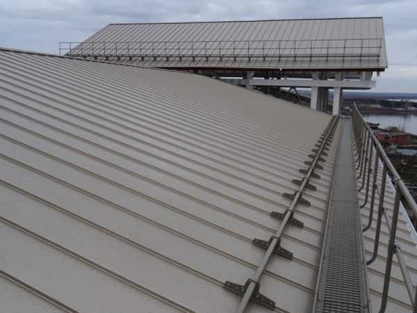 Как установить снегозадержатели на крышу из профнастила – Установка снегозадержателей на крыше из профнастила