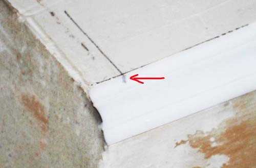Как вырезать углы на потолочных плинтусах без стусла – Как вырезать углы на потолочных плинтусах? Пошаговая инструкция, практические рекомендации и советы