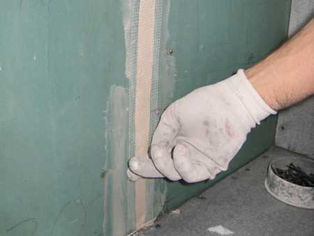 Как выровнять стены в квартире гипсокартоном – ровняем с каркасом своими руками или клеим на основу. Пошаговая инструкция, как правильно выровнять стены, используя ГКЛ