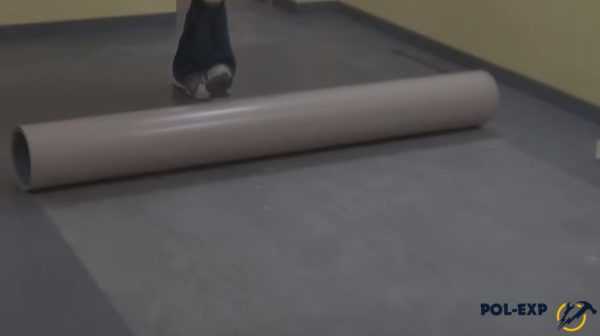 Как закрепить линолеум на бетонном полу – Укладка линолеума на бетонный пол: как правильно класть и стелить напольное покрытие - тонкости технологии, как положить и чем приклеить