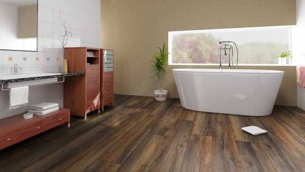 Ламинат водоустойчивый – варианты 33 и 34 класса толщиной 8 и 12 мм, влагостойкие пластиковые модели с рисунком под плитку для ванной комнаты, отзывы