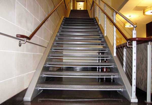 Лестницы металлические для дома – виды подъемных железных маршей на второй этаж в частном доме и особенности конструкций из металла, варианты из профильной трубы