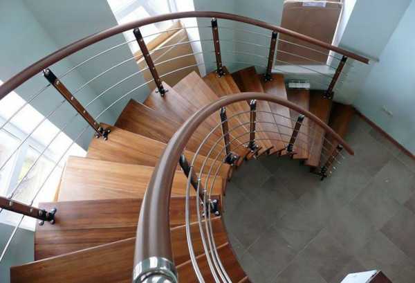 Лестницы на второй этаж в частном доме компактные – железные и бетонные, модульные и складные, компактные и сборные, прямые бетонные одномаршевые, а также особенности их монтажа