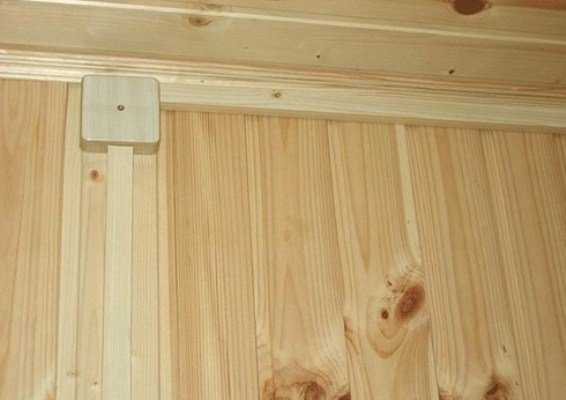 Монтаж проводки в деревянном доме своими руками – Монтаж электропроводки в деревянном доме, правила и особенности при монтаже электропроводки, полезные советы.