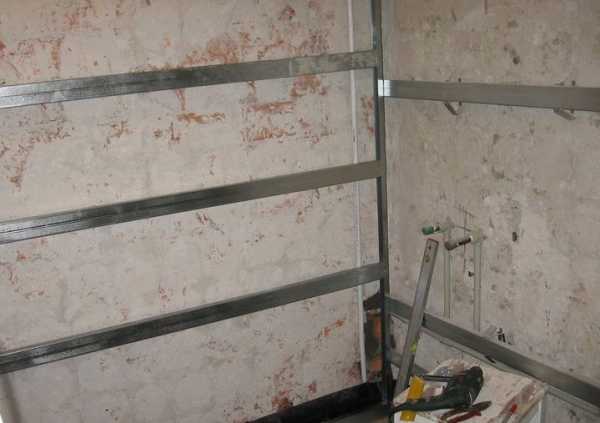 Монтаж пвх панелей на стену – как крепить ламели и как обшивать стену, отделка и обшивка пластиковыми панелями, варианты креплений