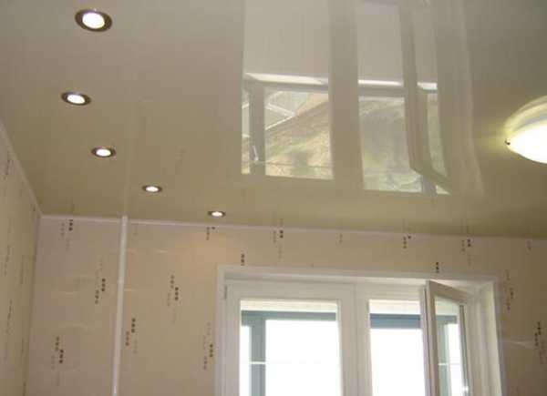 Натяжной потолок с люстрой и светильниками – 205+ (Фото) Люстры Для Зала/ Кухни/ Спальни